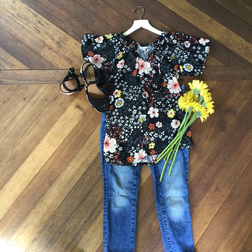 Loft short sleeve flowy blouse